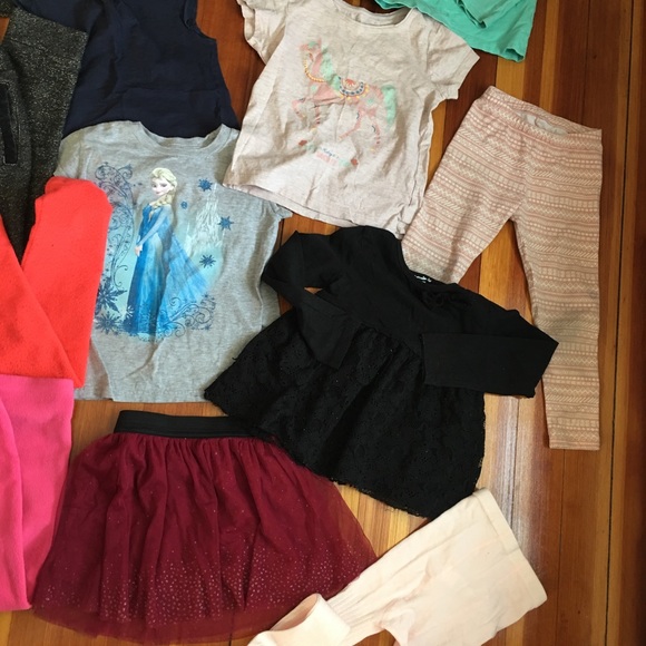 DONATING TOMORROW! Bundle of girl clothes - Picture 8 of 8